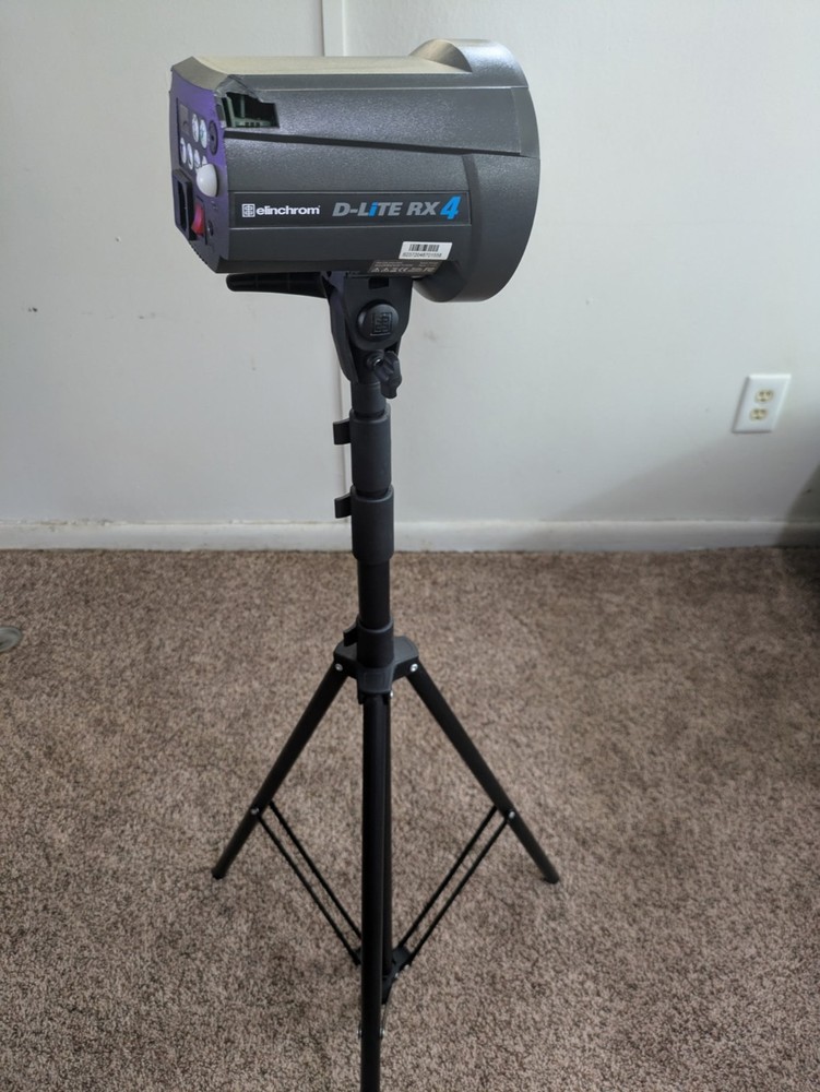 Elinchrom D-Lite RX 4 Studio Flash w/ Portable Softbox
