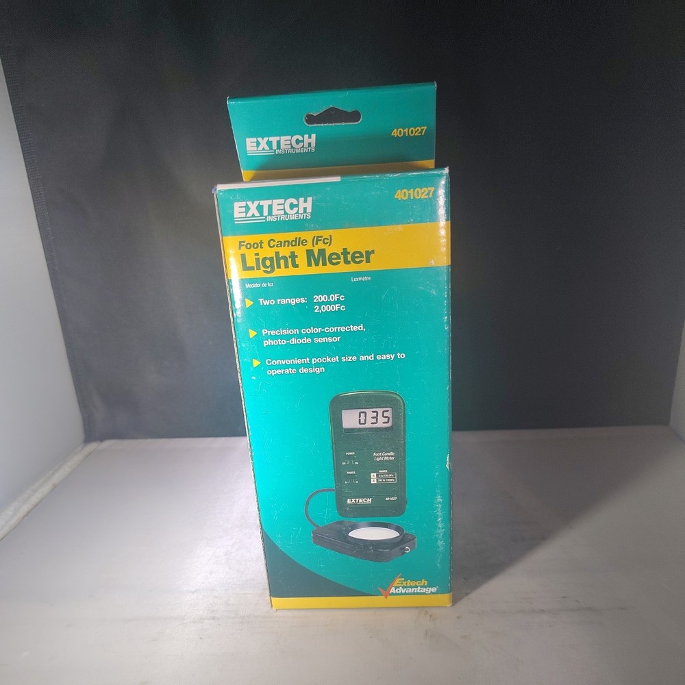 EXTECH FOOT CANDLE DIGITAL LIGHT METER Two Range 200FC/2000FC Model 401027 New