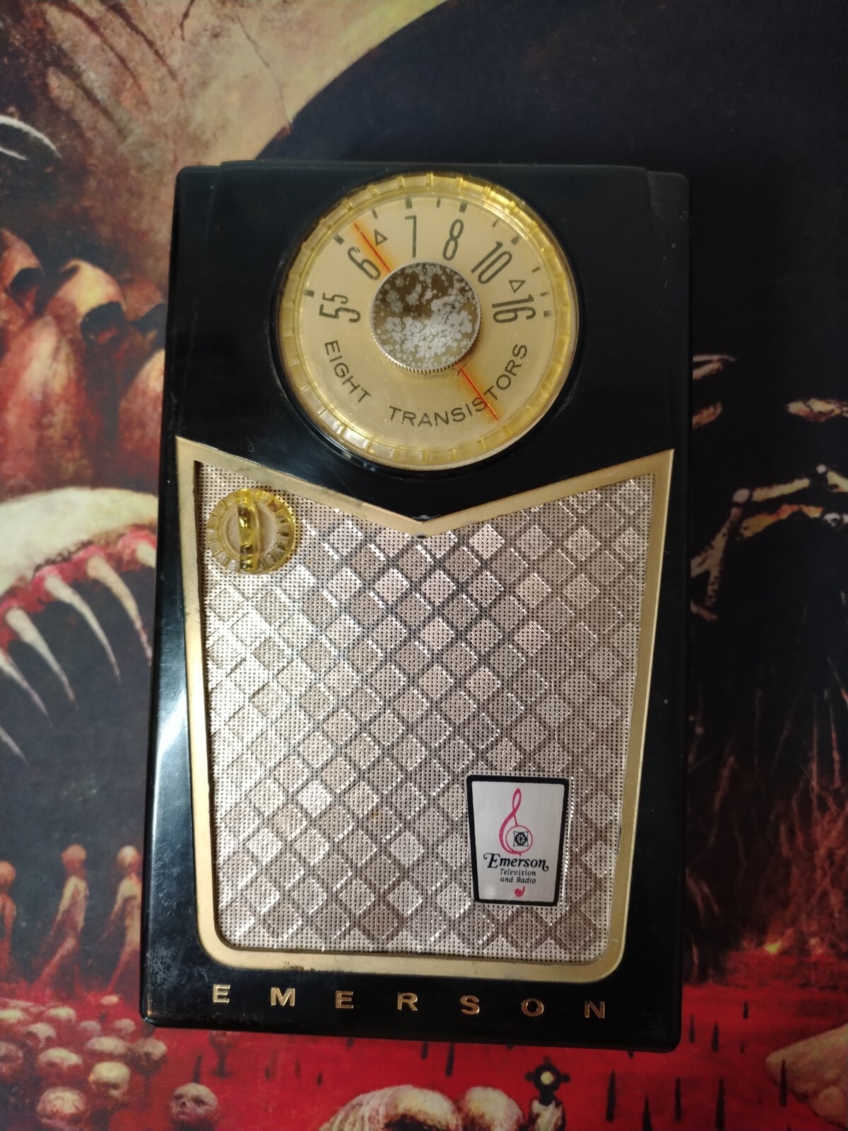 1958 Emerson Model 888 "Pioneer" Nevabreak Pocket Radio-Working!