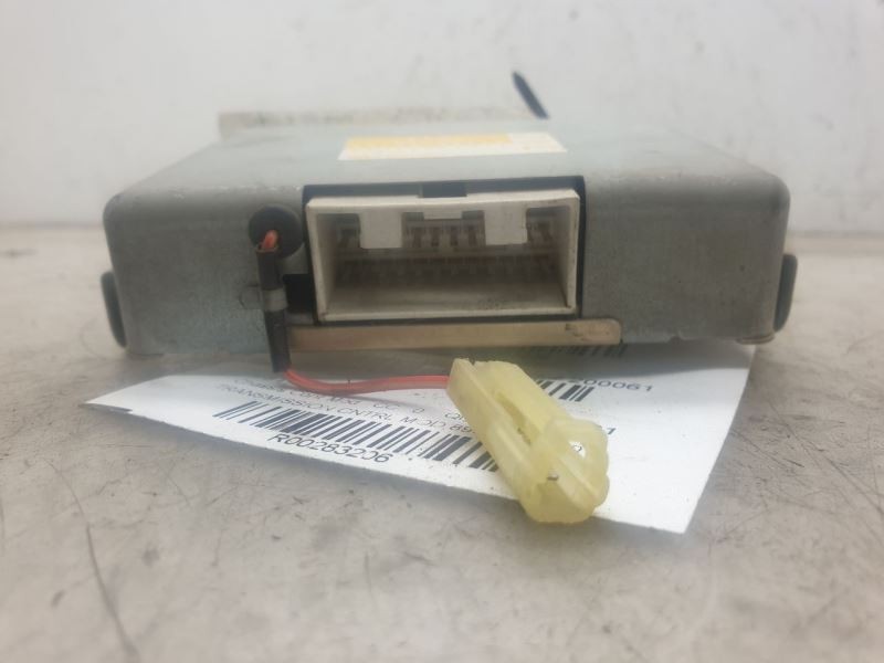 88-89 TOYOTA 4 RUNNER TRANSMISISON CONTROL MODULE CHASSIS ECM ASSEMBLY