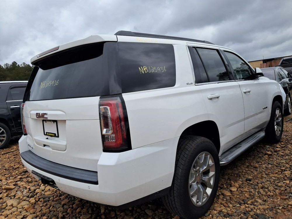Fuse Box Engine Fits 15-20 ESCALADE 4846366