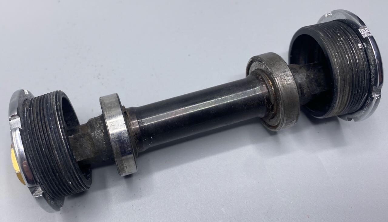 OMAS Bottom Bracket Italian Thread 113 mm Length 326 gm w/ Campagnolo Sticker