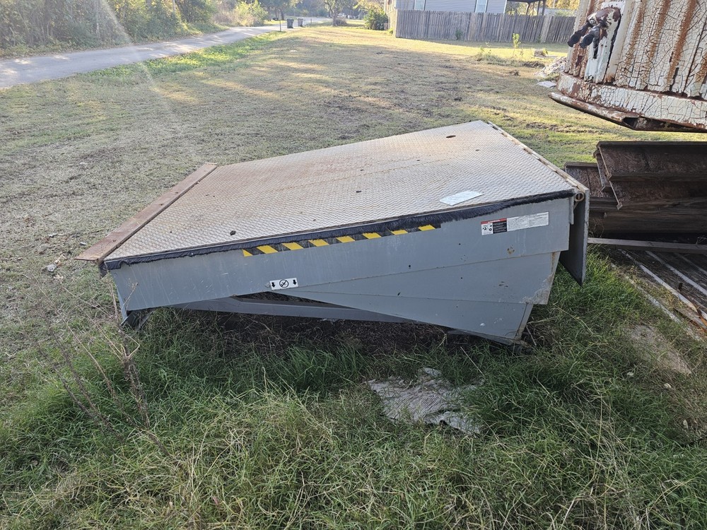 Serco PAL Series Power-Assisted Dock Leveler
