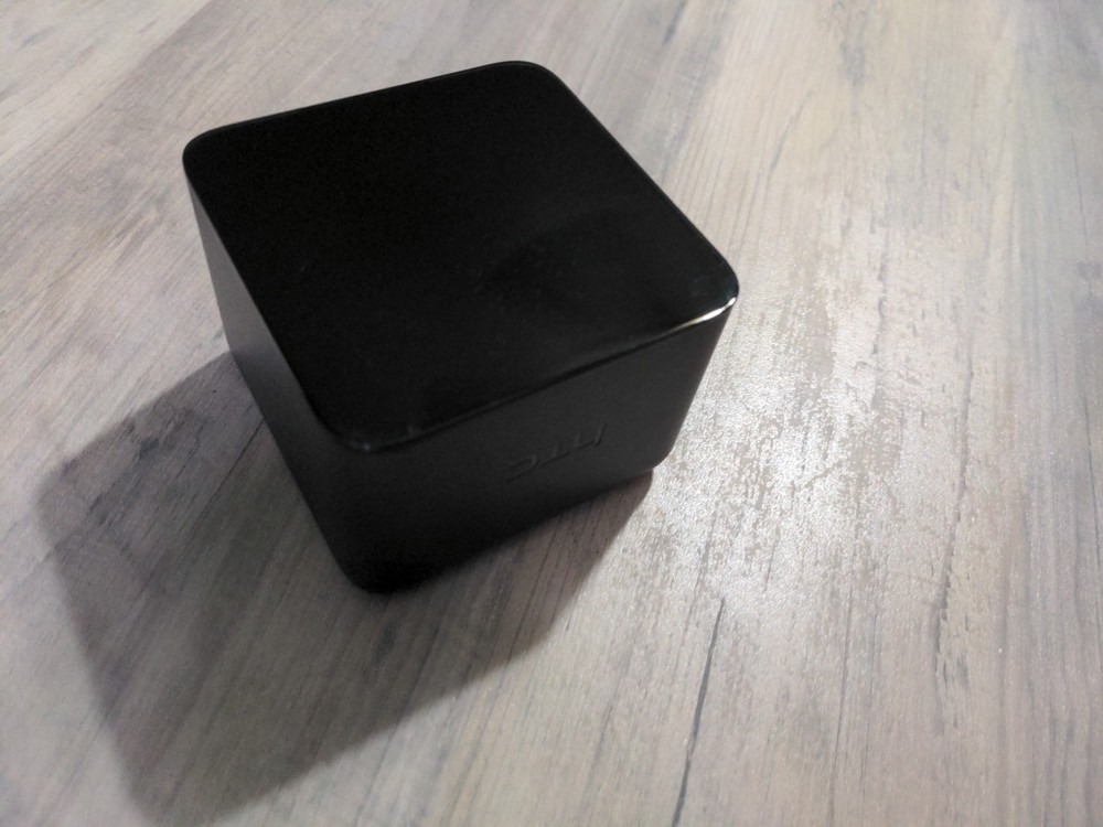 HTC Vive VR Base Station 1.0 Lighthouse & Power Adaptor & Mount & Hardware