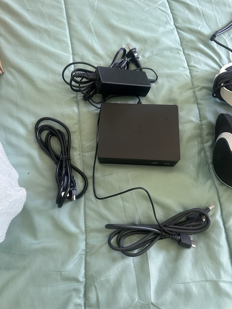 Sony PlayStation PS VR Bundle VR1 1st Generation PS4 Headset Motion