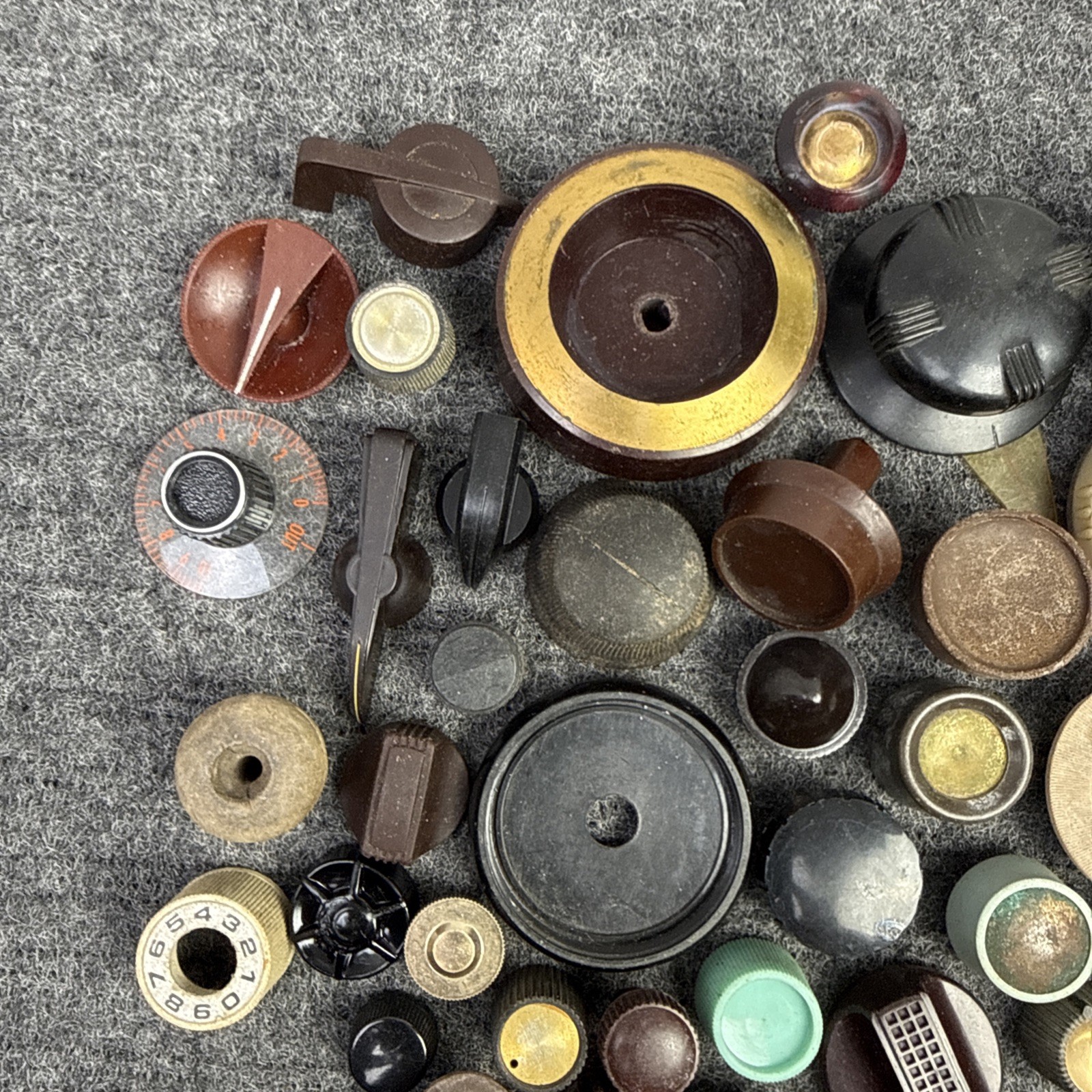 50+ Vintage Radio / TV / Equipment Knobs Used Midcentury Plastic Bakelite LOT