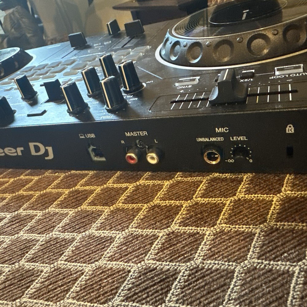 Pioneer DJ DDJ-Rev1 Dj Controller