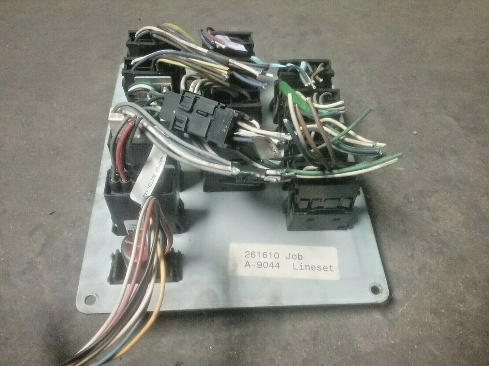 INTERNATIONAL 9400 SWITCH PANEL