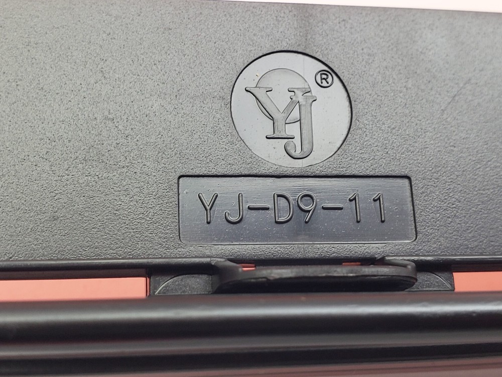 MG HS HAZARD WARNING TRIANGLE WITH BRACKET 2023 10526429