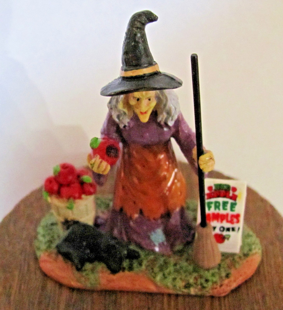 Lemax Spooky Town Figurine - Free Samples #12010 - Retired