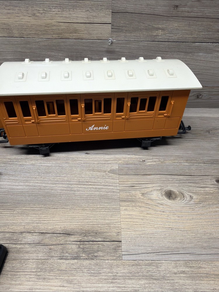 Lionel Thomas the Tank Engine custom Thomas with extra track PLEASE READ !!!!!