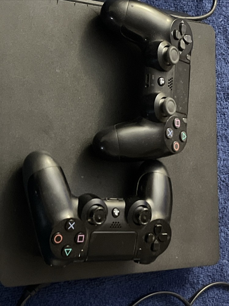 ps4 1tb bundle 2 Controllers All Cords And Multiple Games