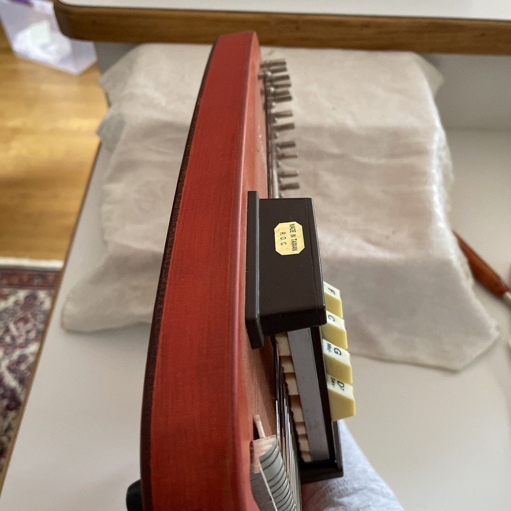 OSCAR SCHMIDT AUTO HARP 6 CHORD 18 STRING