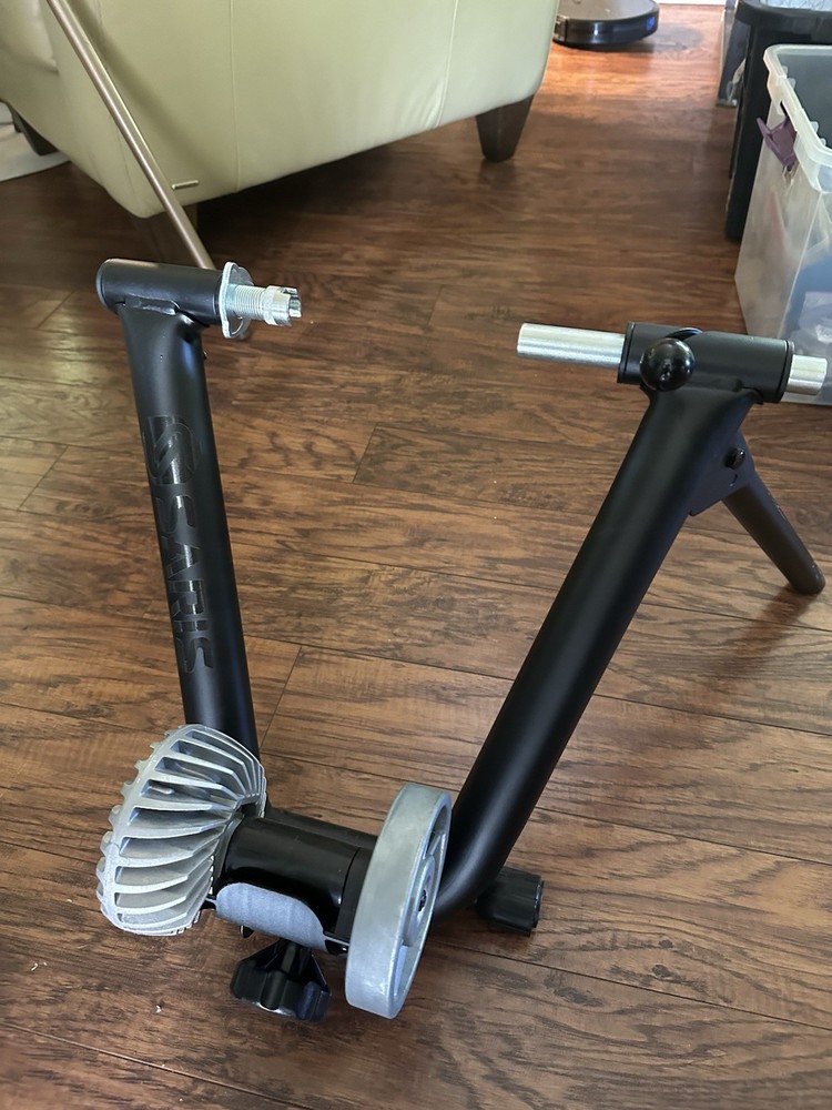 Saris Fluid Trainer - New, No Box, Never Used