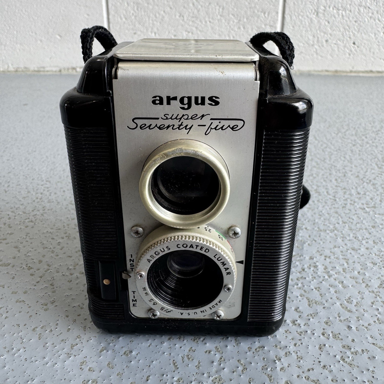 Vintage Argus Super 75 Camera Bundle, UNTESTED Leather Case, Flash, Bulbs, Film