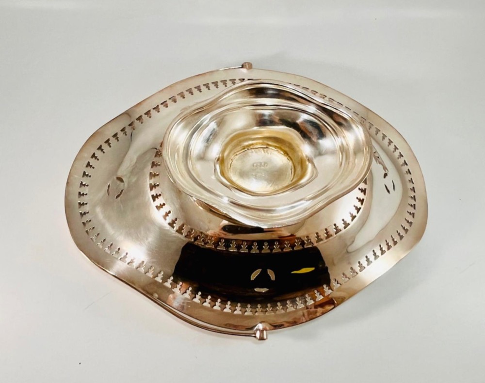 Vintage EPNS Silver Plated Footed Fruit Cake Bread Basket w/ Swing Handle