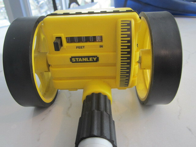 Stanley Rolling Tape Measure, Rolatape style, Measuring