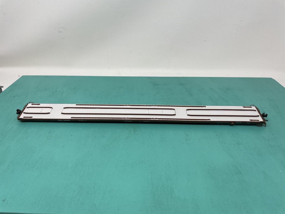 Atlas HO - 89’ Flat Car - Missing Trucks No Package - SOU