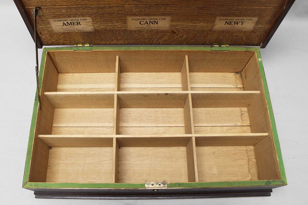 Quarter Sawn Oak Commercial Case . ANT201