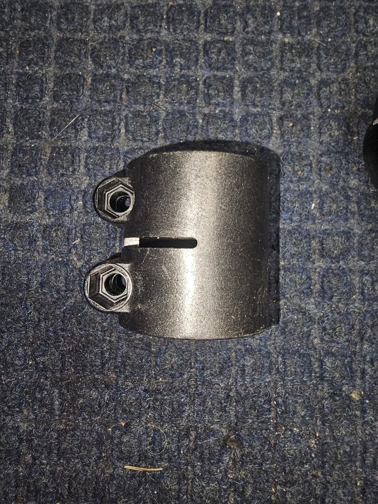 Ultimate Speakerstand Pole Clamps