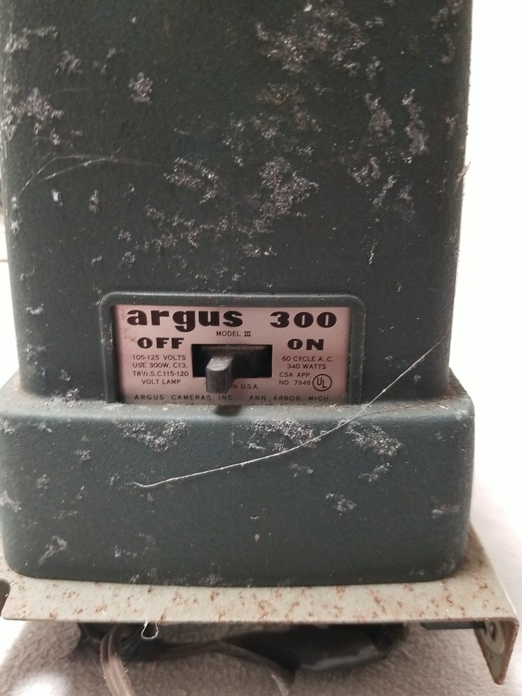 VINTAGE ARGUS 300 AUTOMATIC SLIDE PROJECTOR Tested & Works needs a cleaning.