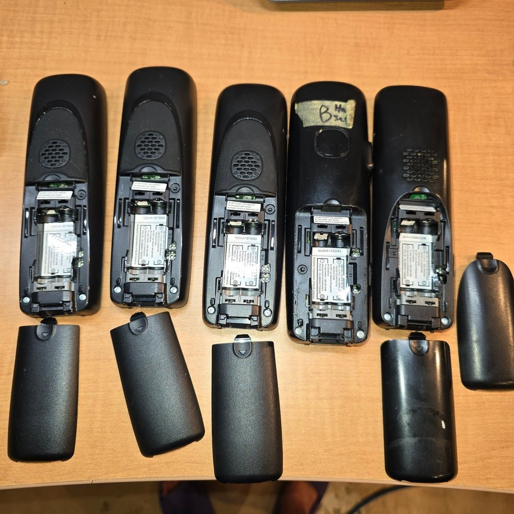 PANASONIC Cordless Phone Bundle of 7 handsets, 2 large & 4 small bases