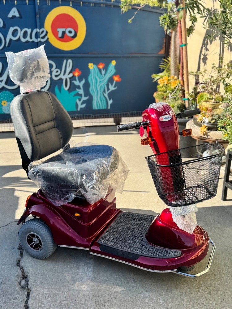 New Merits 3 Wheel Mobility Scooter