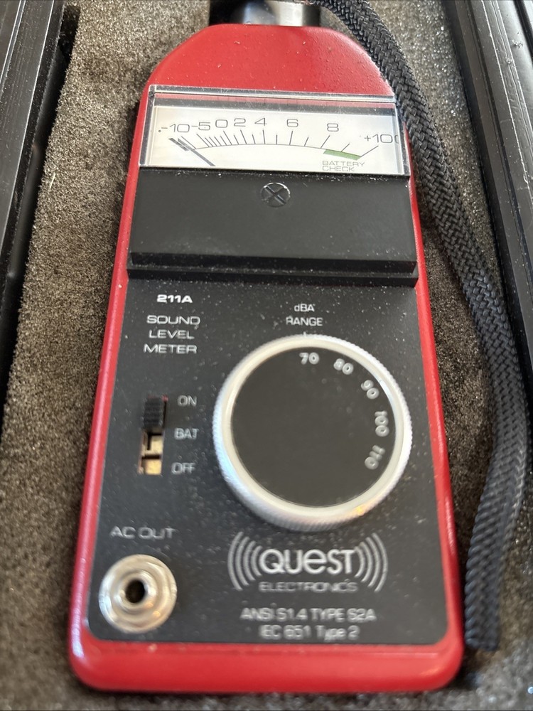 Quest Electronics Model 211A-FS Sound Level Meter Untested Looks Good!