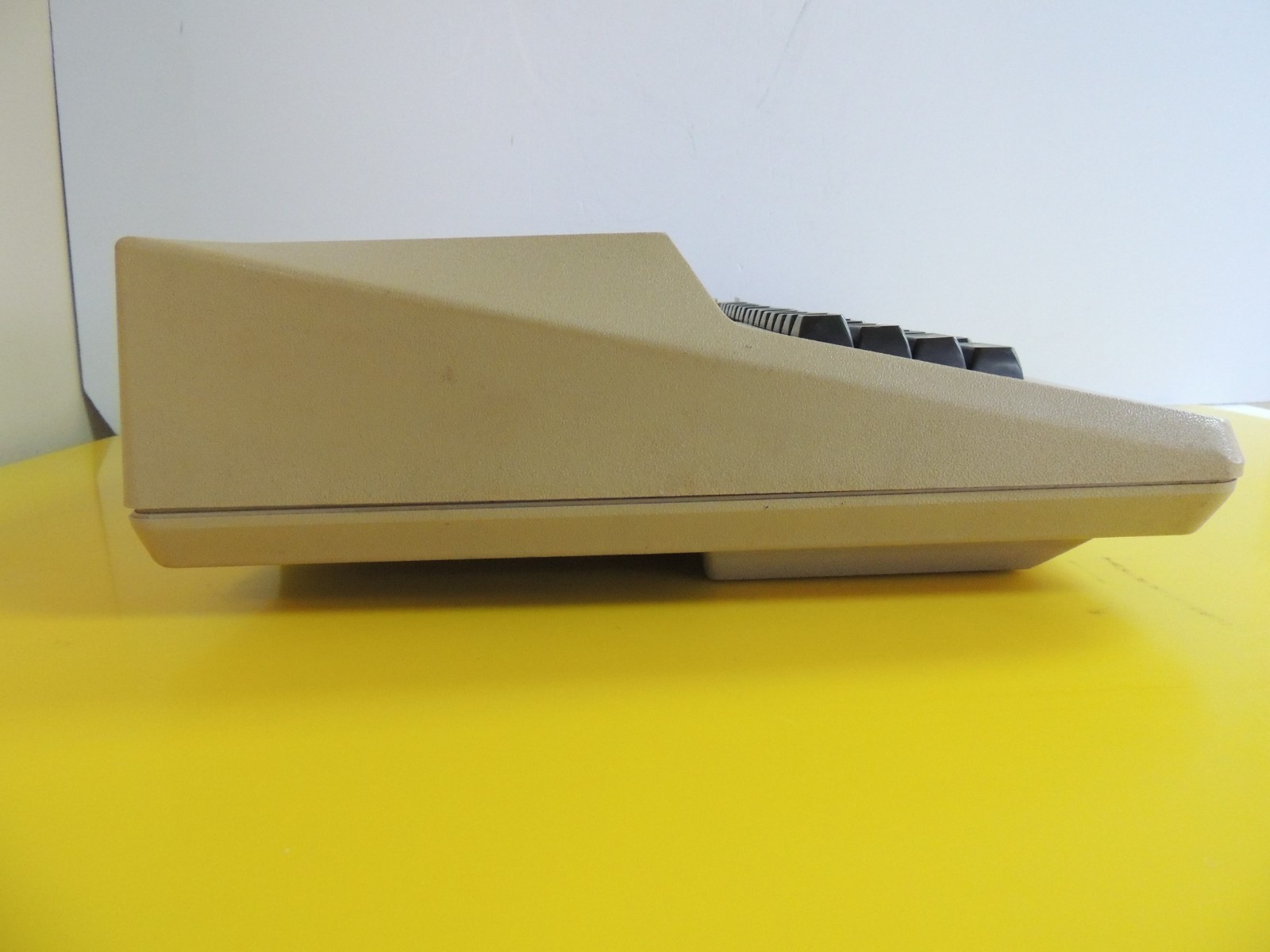 Atari 800 Vintage Home Computer – For Parts or Repair – READ