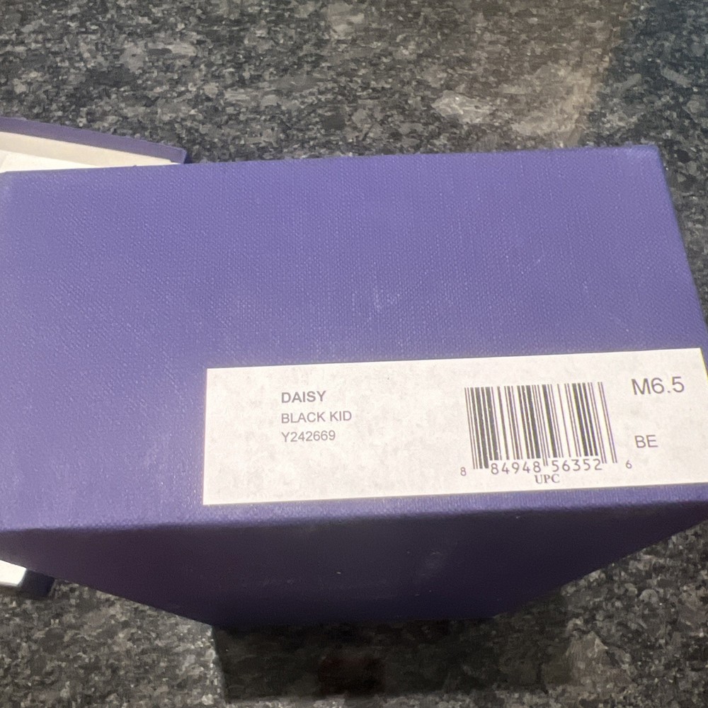 Empty Stuart Weitzman Shoebox