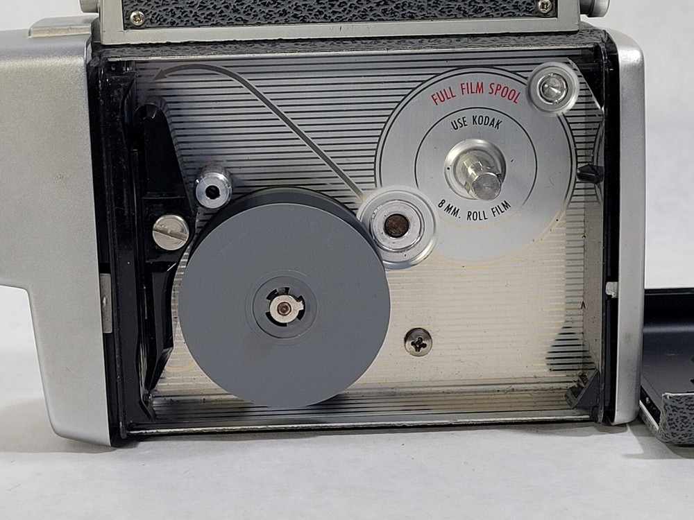 Vintage Kodak Zoom 8 Camera Automatic f/1.9 Wit Leather Case
