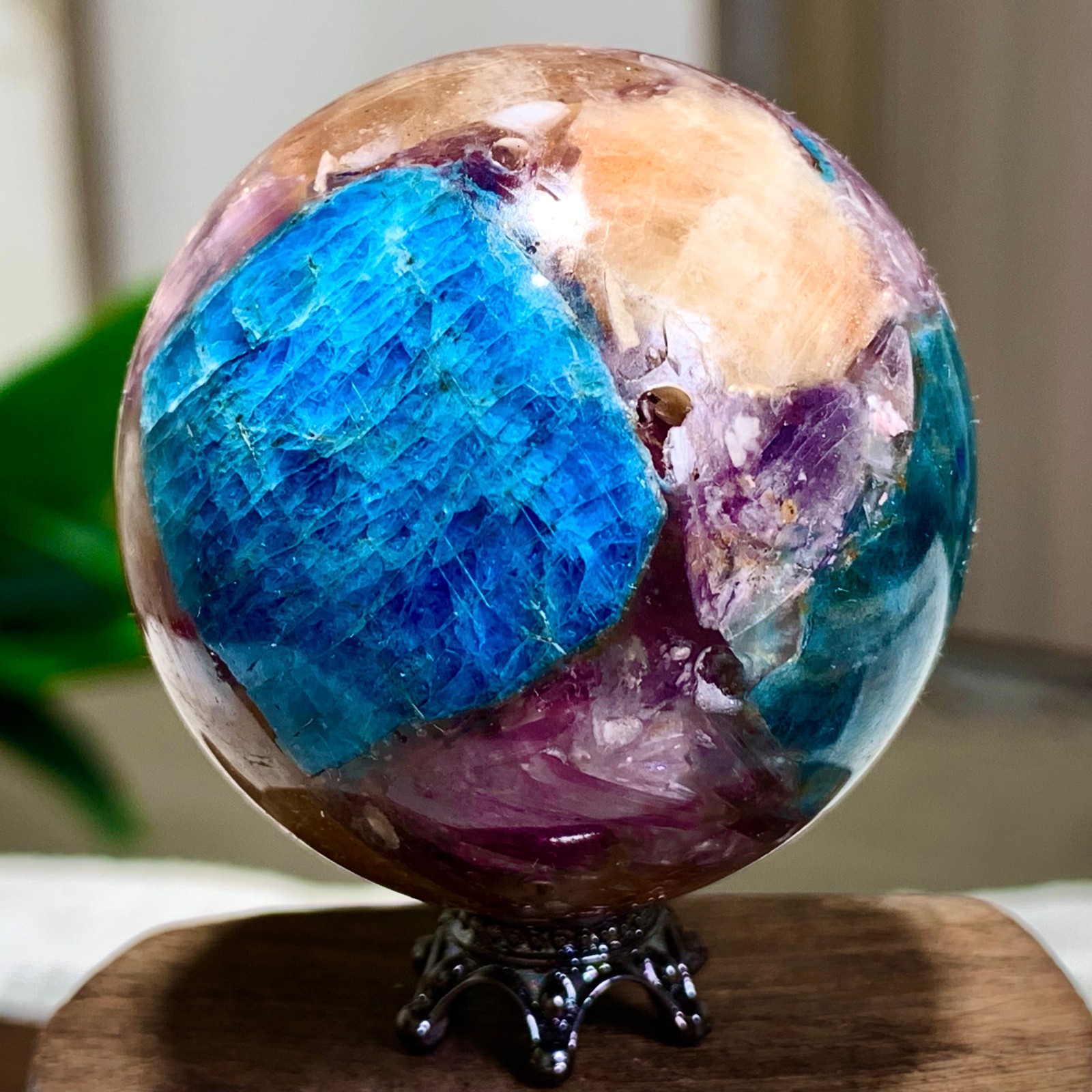 113G Natural Blue Aptite +Sun Stone purple lepidolite Sphere mineral sample