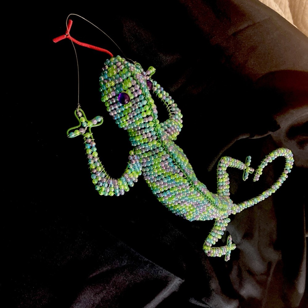 Wire & Beaded Salamander Lizard Sculpture Wall Decor 16”
