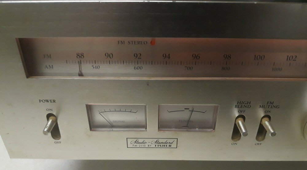 Fisher FM-2110 FM Multiplex Tuner very Clean