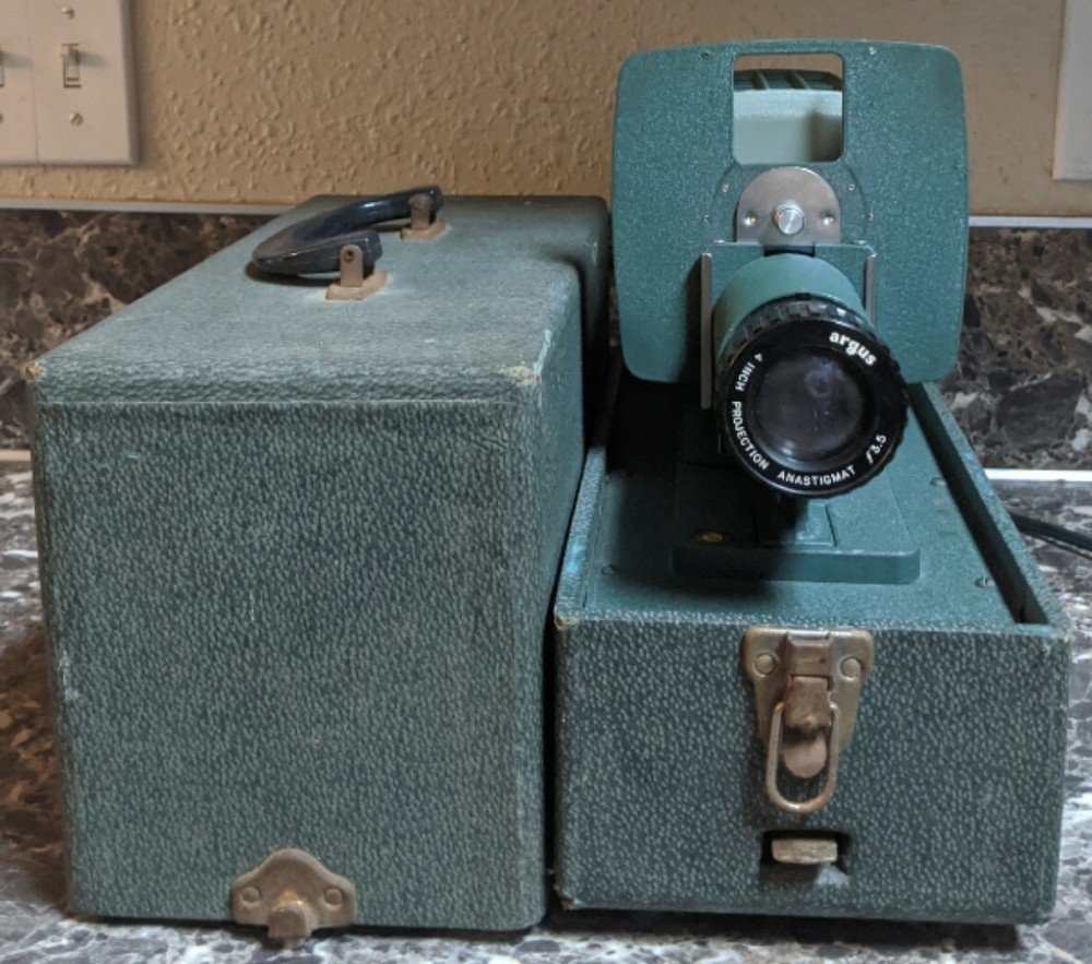 Argus 300 Manual Projector Vintage With Case Tested Working Used