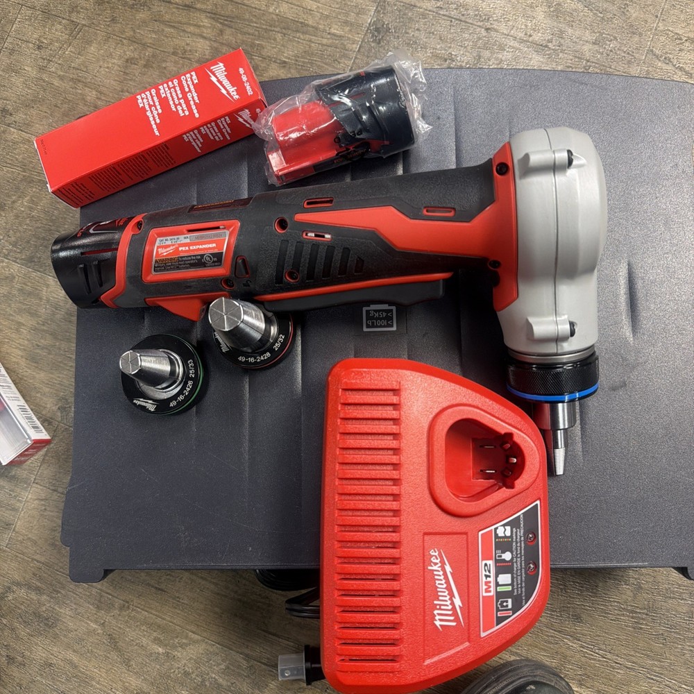 Milwaukee 2474-20 W 2 Batteries