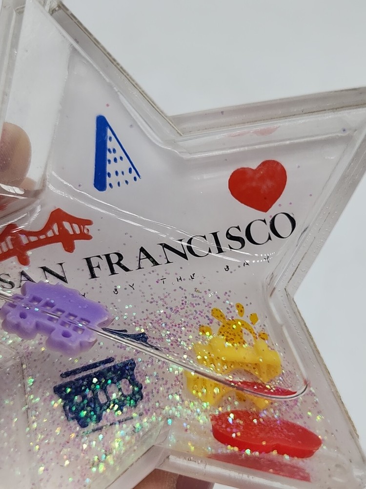 Small Star San Francisco Snow Globe 4".