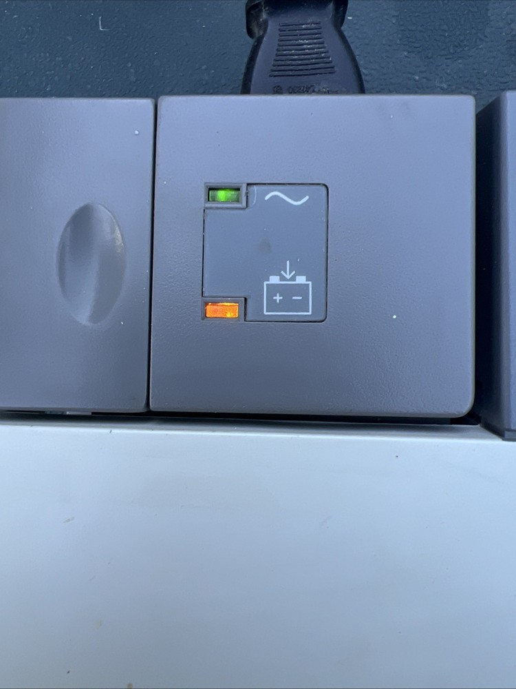 GE Mac 5000 Powers On Sold As Is