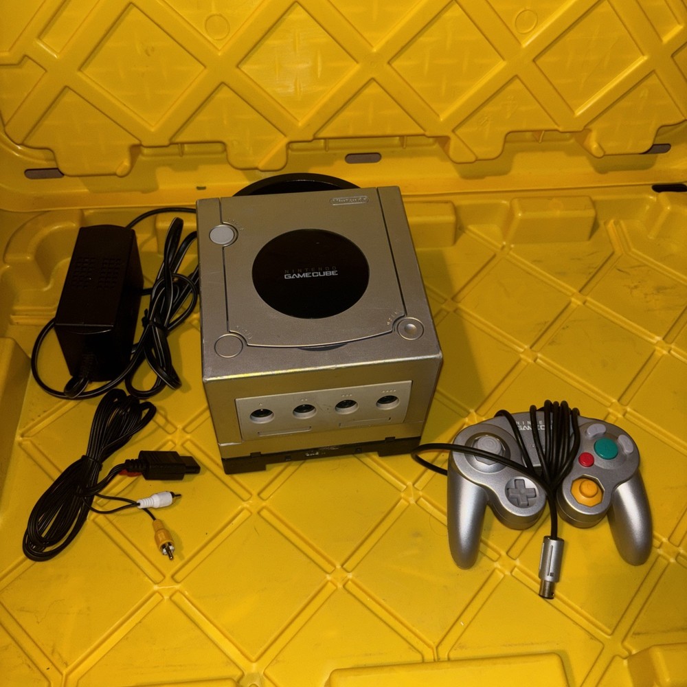 Nintendo GameCube Console DOL-101 Gameboy player Included no disk