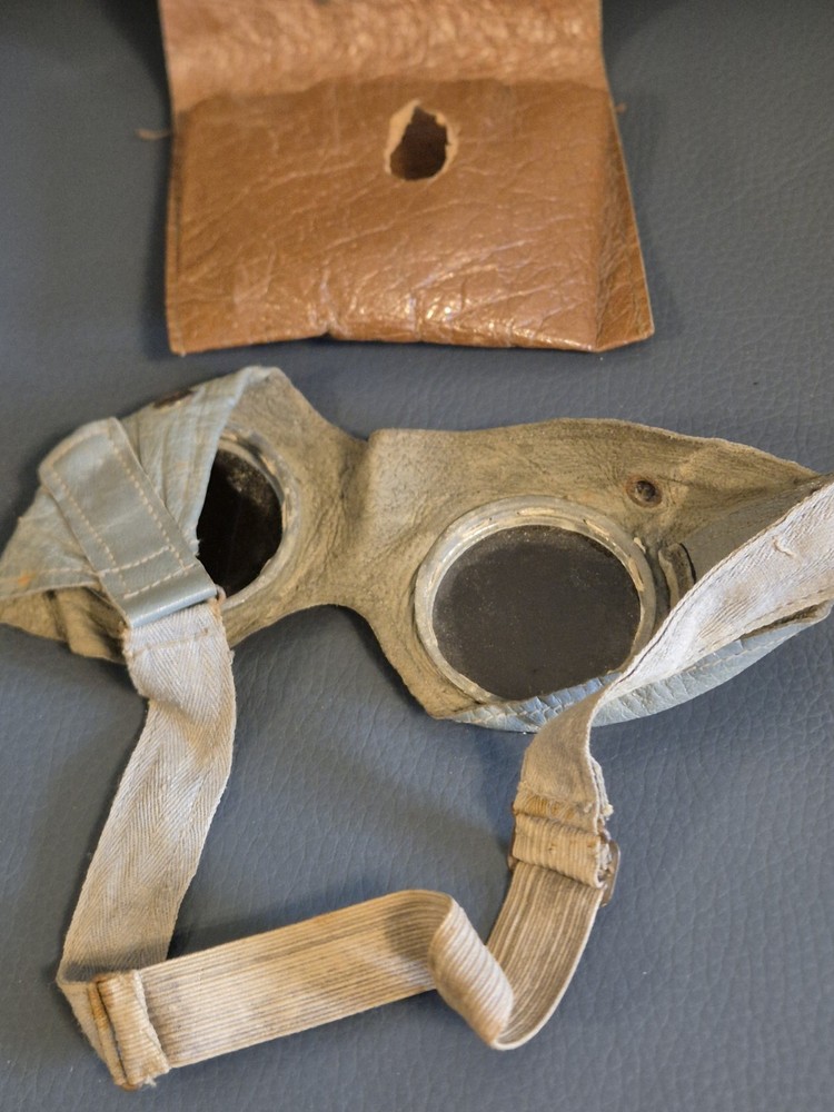 WW2 genuine German Army DAK or Tropical troops Goggles with case