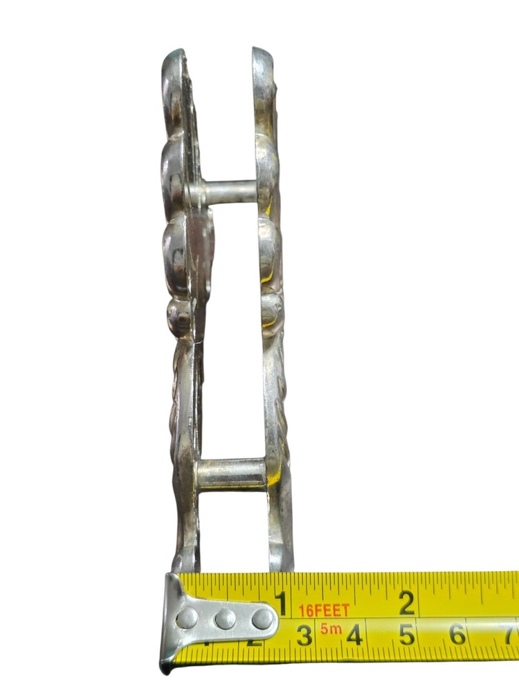 Vintage Style Ornate Silver Plated Knife Rest Shell Scroll Tableware Decor