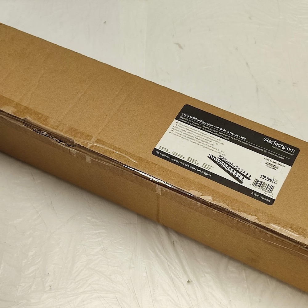 StarTech CMVER40UD Vertical Server Cable Organizer with D-Ring Hooks Rack Cord