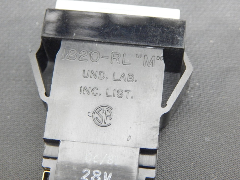 MOLEX 1820-RL "M" SNAP IN PANEL MOUNT PUSH BUTTON SWITCH WHITE/CLEAR LENS