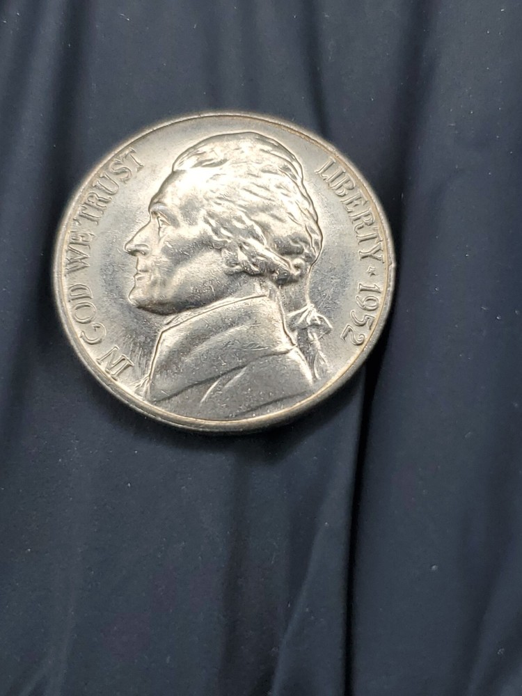 One (1) 1952 S Jefferson Nickel Uncirculated !7