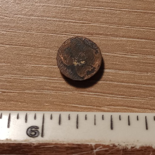 TINY WW1 honorable discharge emblem
