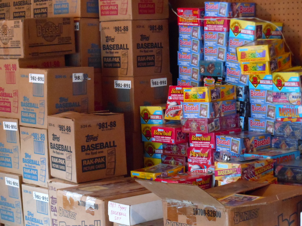 Gigantic Estate Sale Of Old Baseball Card Packs Plus One FREE Mantle Card!