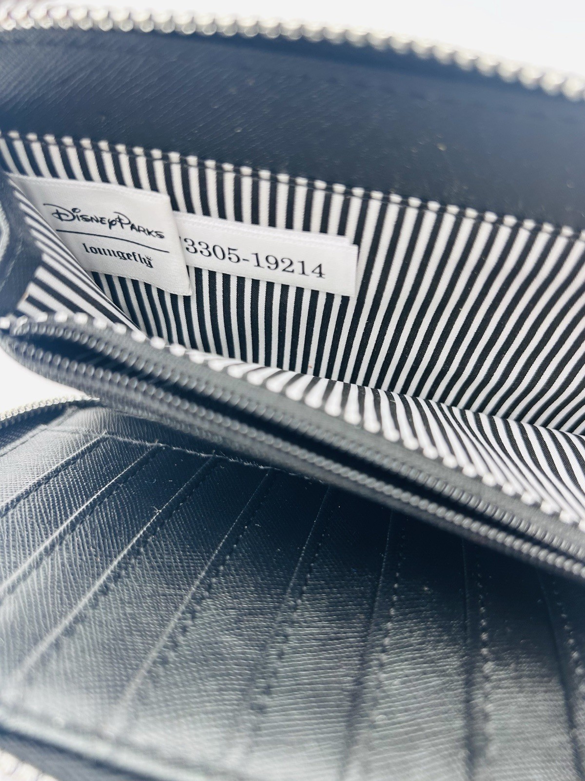 Disney Parks Loungefly Womens Wallet Mickey Mouse All Over Print Zip Around