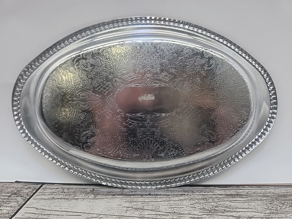 Small Silver Colored Platter [109]