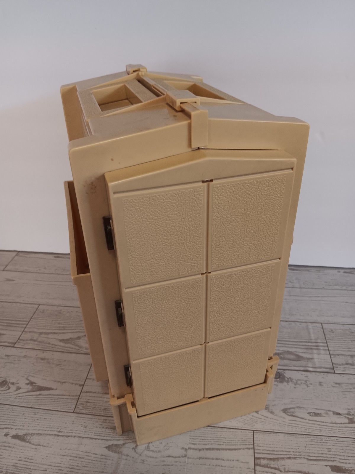 '83 World Wide Media Folding Sewing Caddy Spool Organizer Vintage Thread Notions