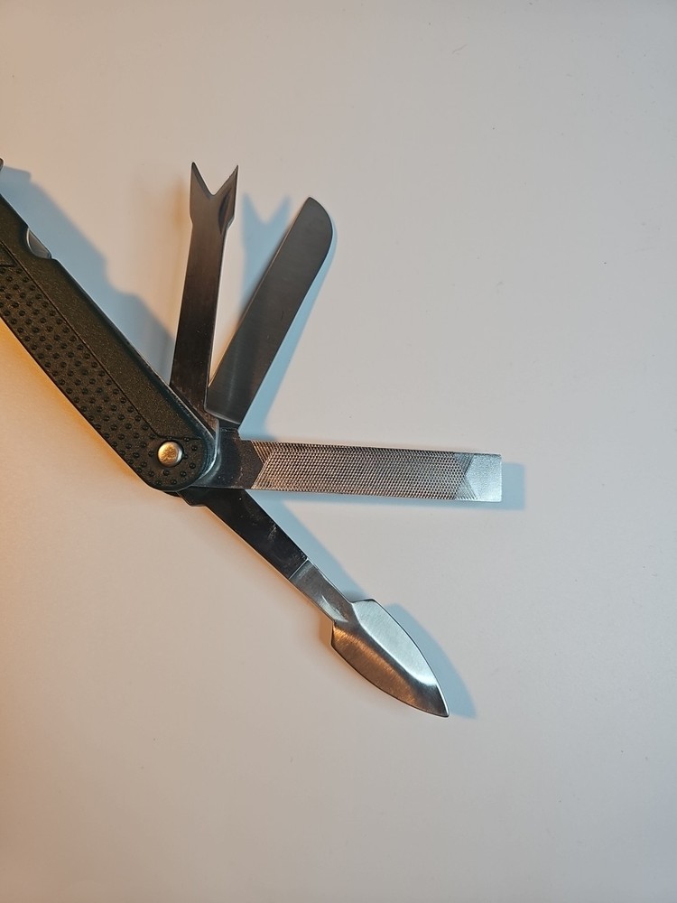 Gardener Pro 9 Function Multi Tool Pruning Shears